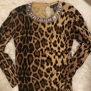 Leopard jewel collar sweater